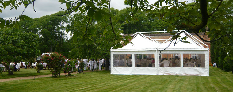 Barnums dans le jardin de l’Orangerie de Rochemontès